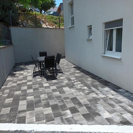 Apartmani Tolj Макарска Екстериор снимка