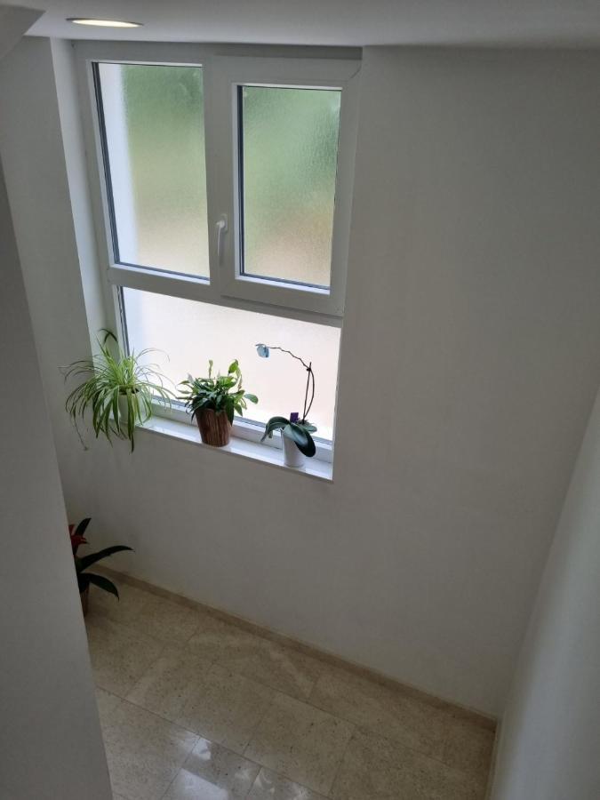 Apartmani Tolj Макарска Екстериор снимка