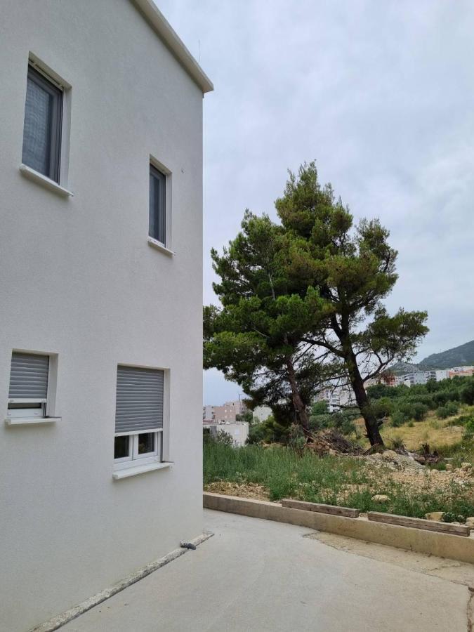 Apartmani Tolj Макарска Екстериор снимка