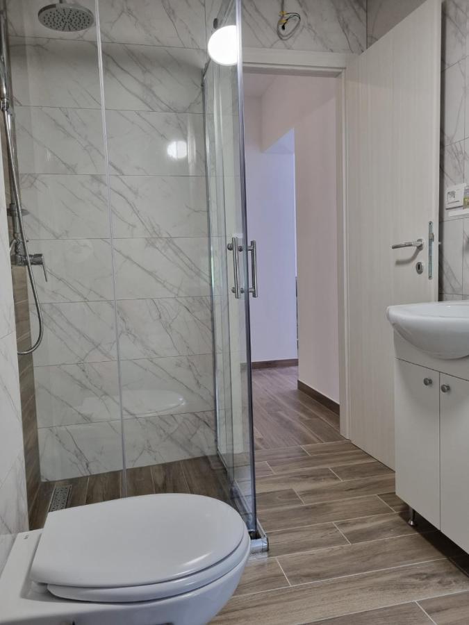 Apartmani Tolj Макарска Екстериор снимка