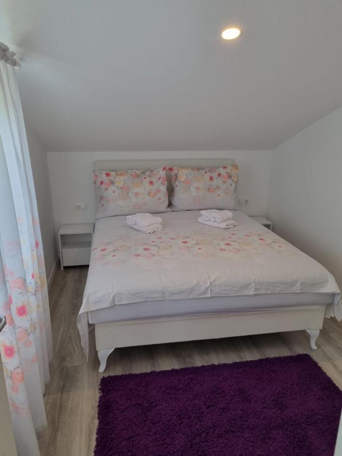 Apartmani Tolj Макарска Екстериор снимка