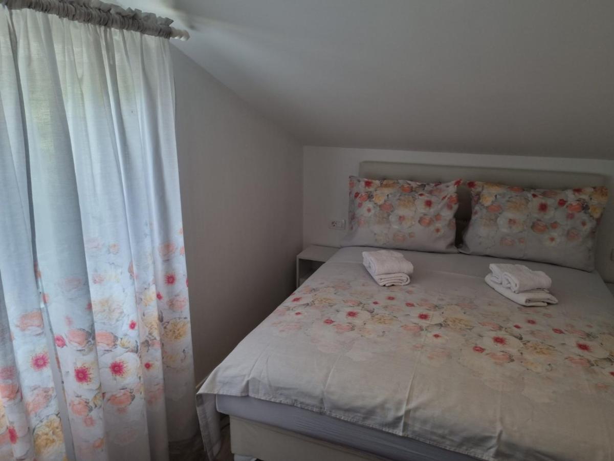 Apartmani Tolj Макарска Екстериор снимка