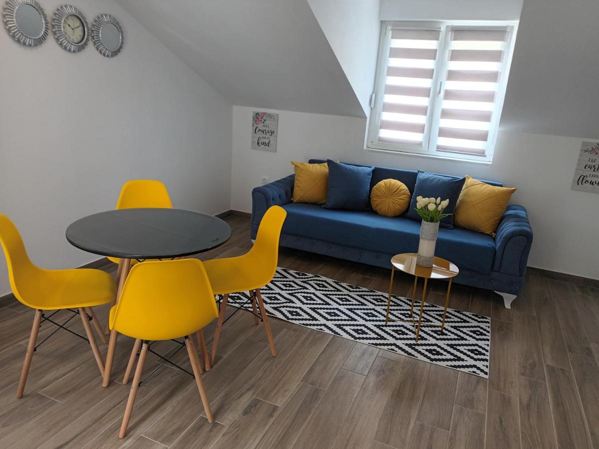 Apartmani Tolj Макарска Екстериор снимка