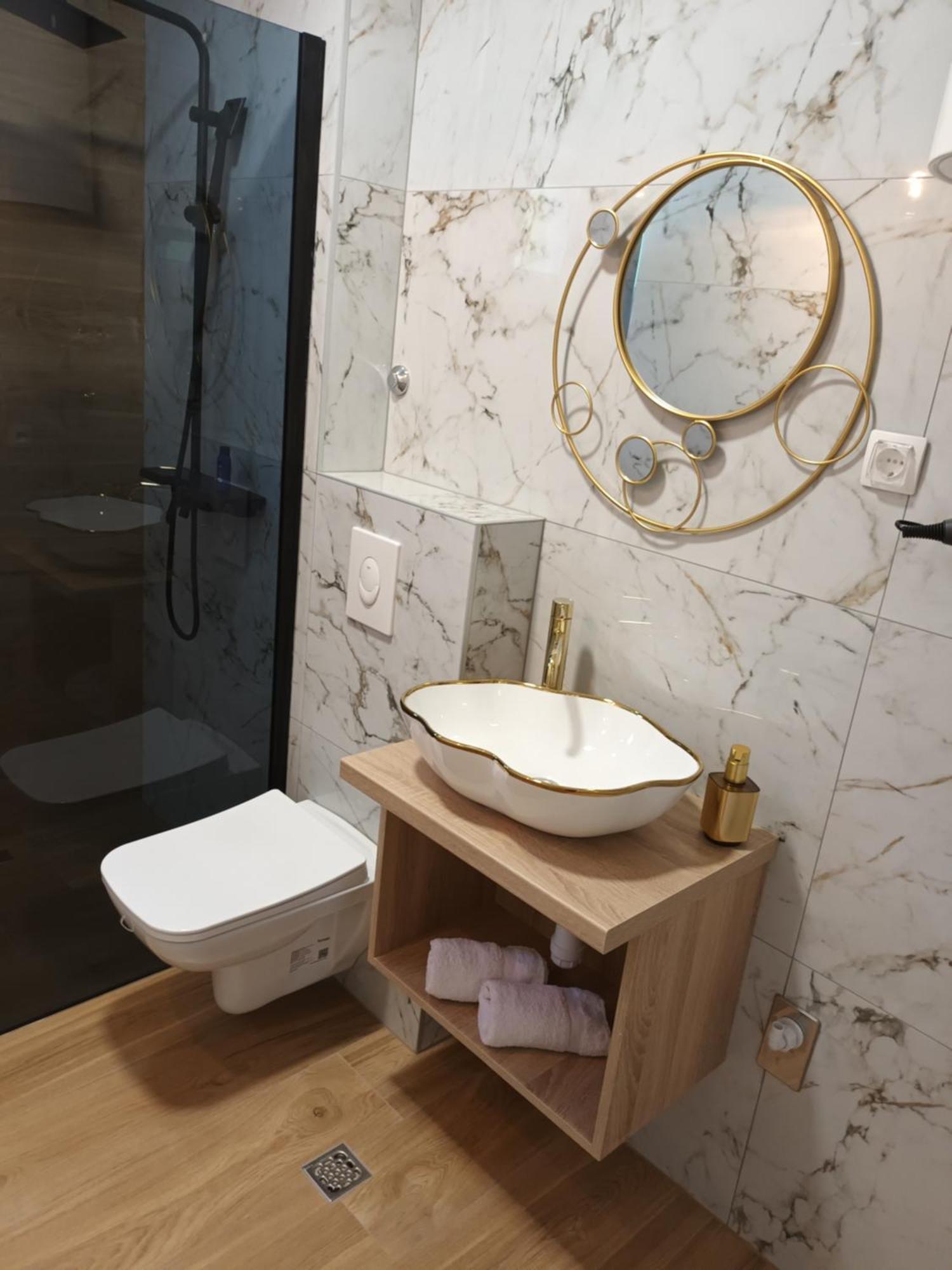 Apartmani Tolj Макарска Екстериор снимка