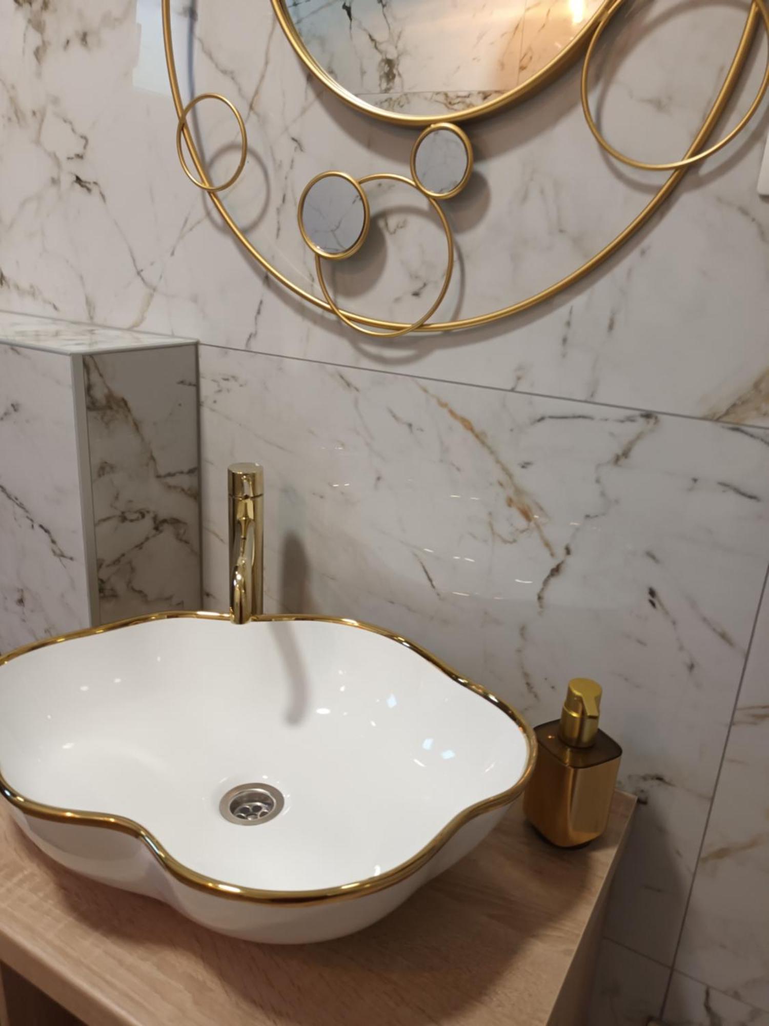 Apartmani Tolj Макарска Екстериор снимка