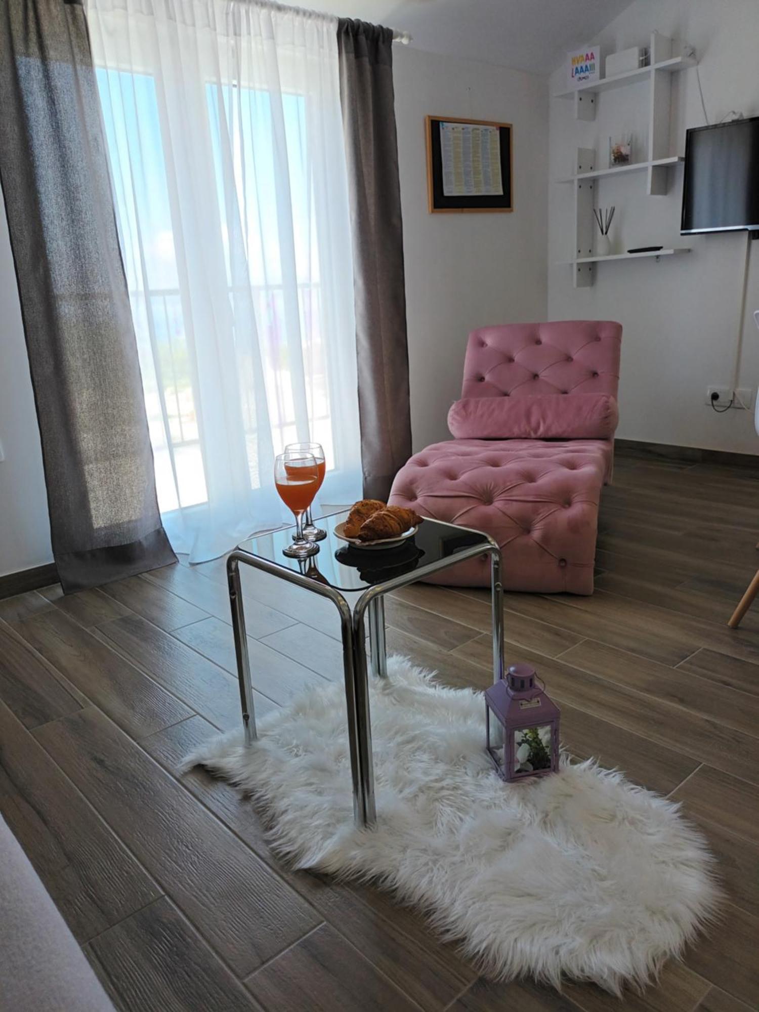 Apartmani Tolj Макарска Екстериор снимка