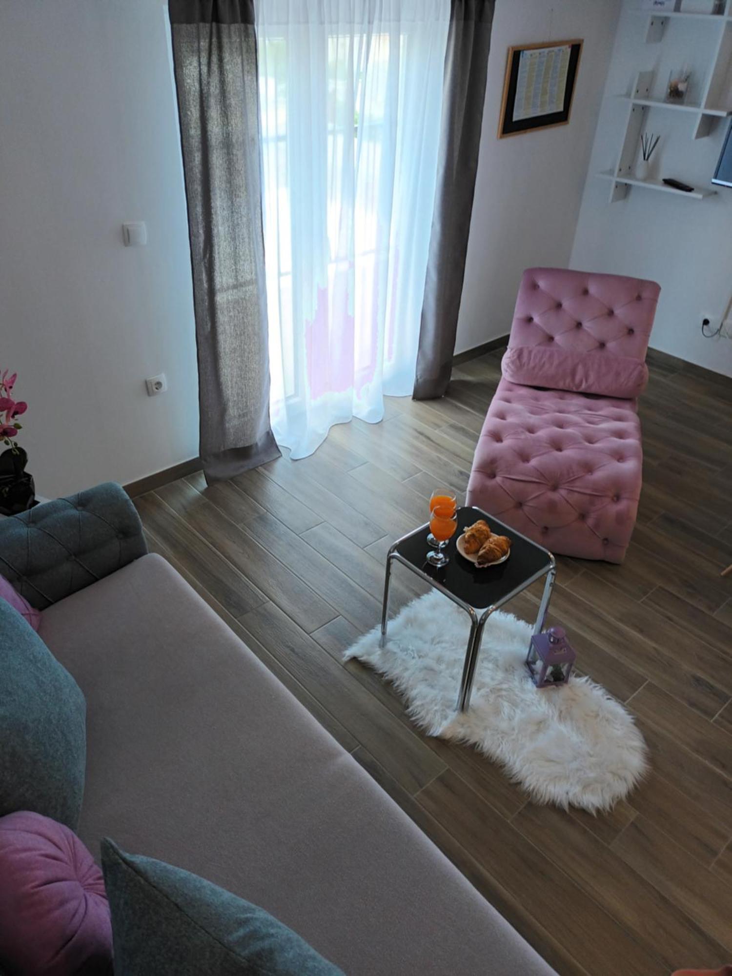 Apartmani Tolj Макарска Екстериор снимка