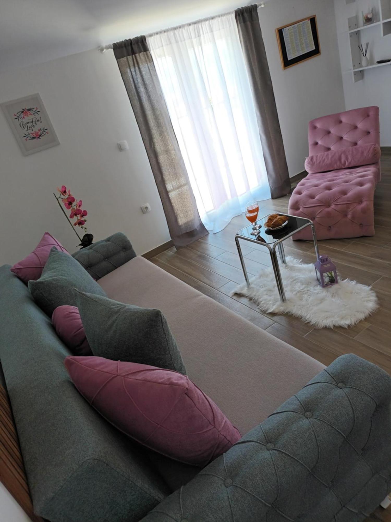 Apartmani Tolj Макарска Екстериор снимка
