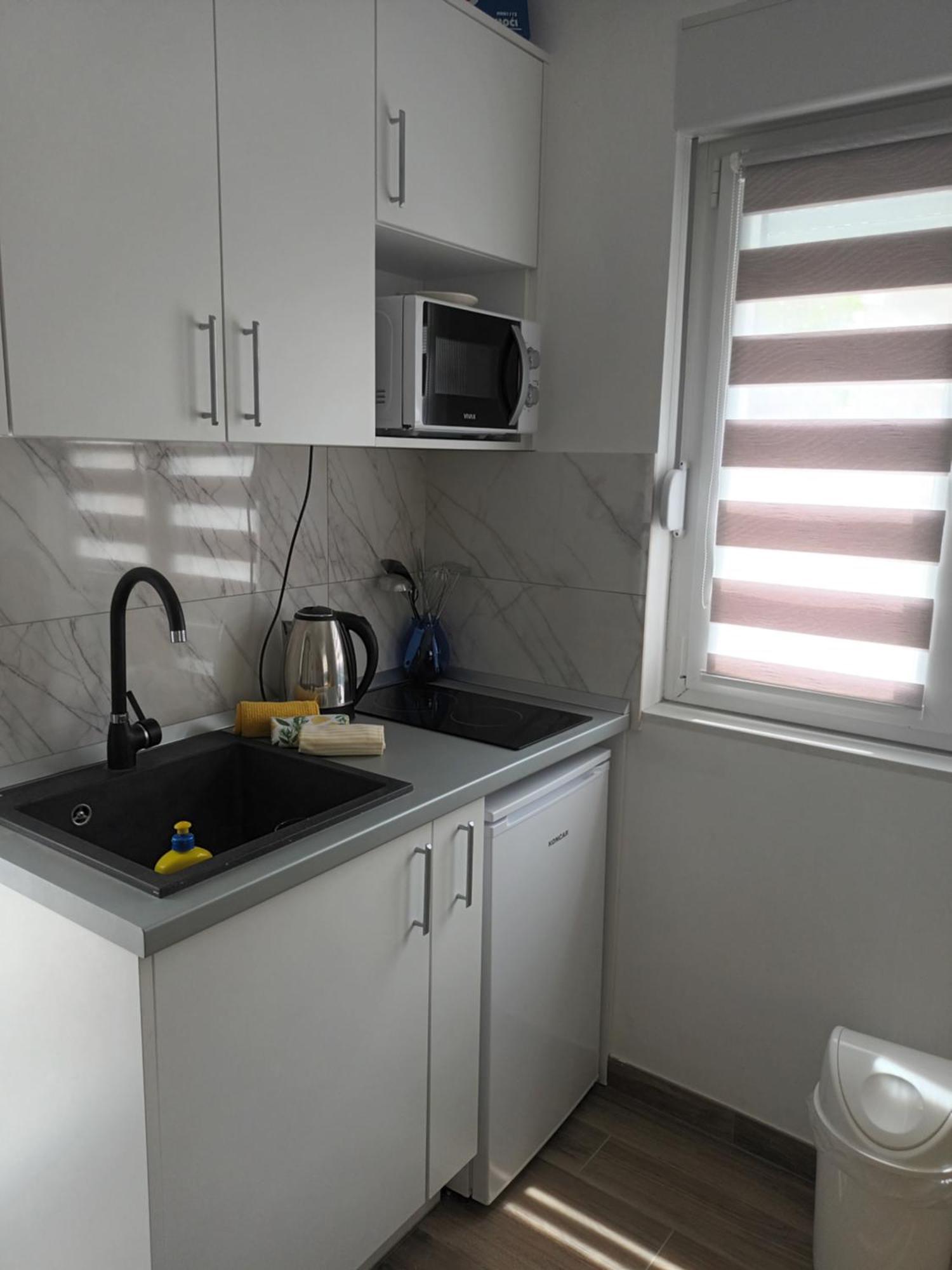 Apartmani Tolj Макарска Екстериор снимка