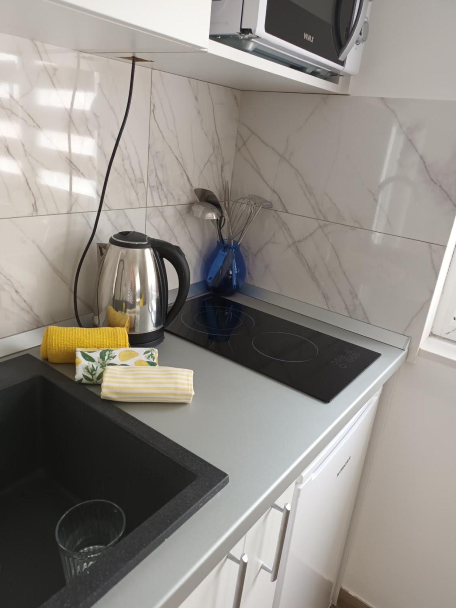 Apartmani Tolj Макарска Екстериор снимка